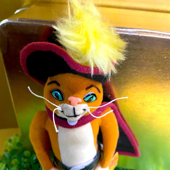 SHREK 2 VTG 2004 PUSS IN BOOTS COLLECTIBLE PLUSH DREAMWORKS 9.5” - Picture 9 of 12